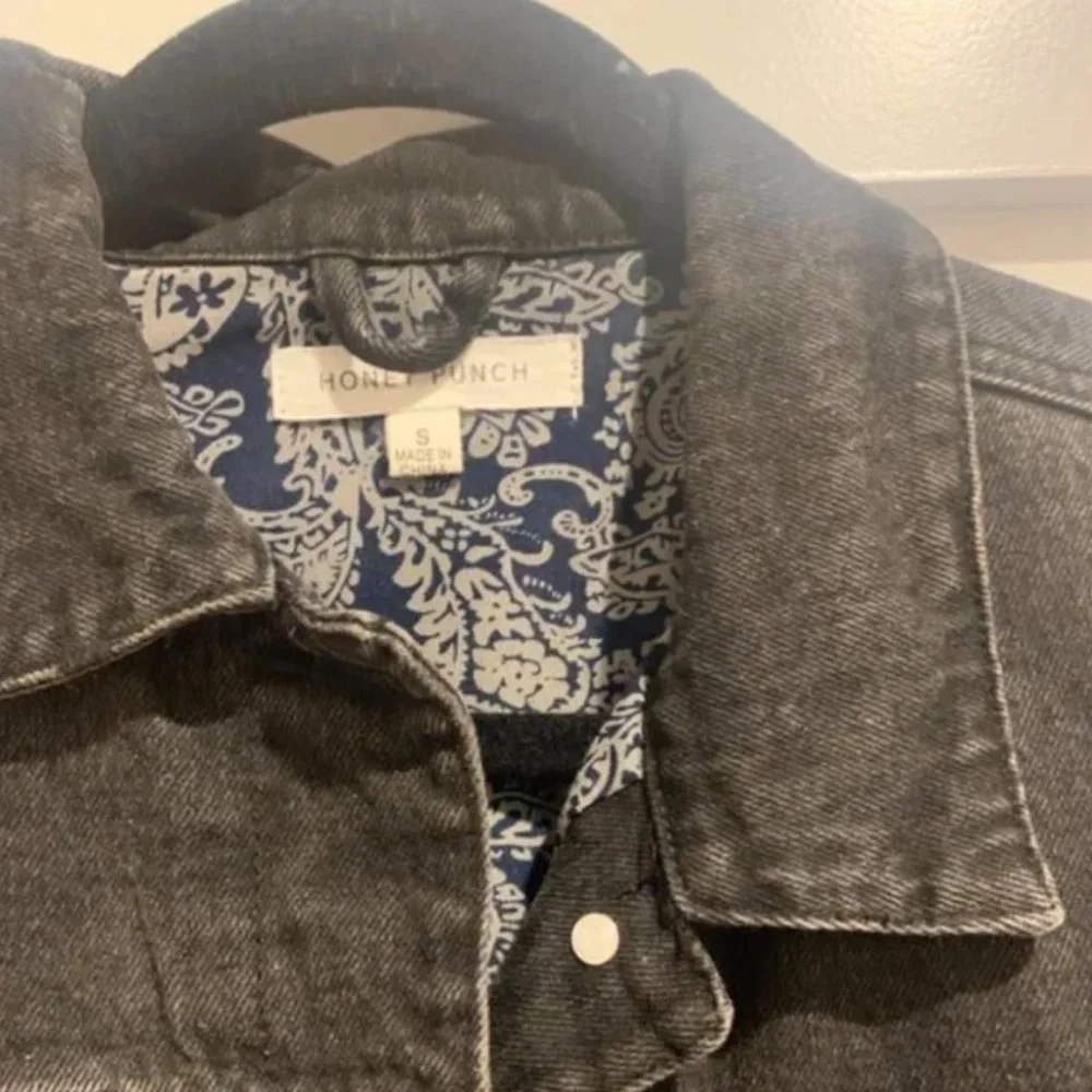 Black Nasty Gal Honey Punch Denim Faded Buttoned Jean Jacket [Small]